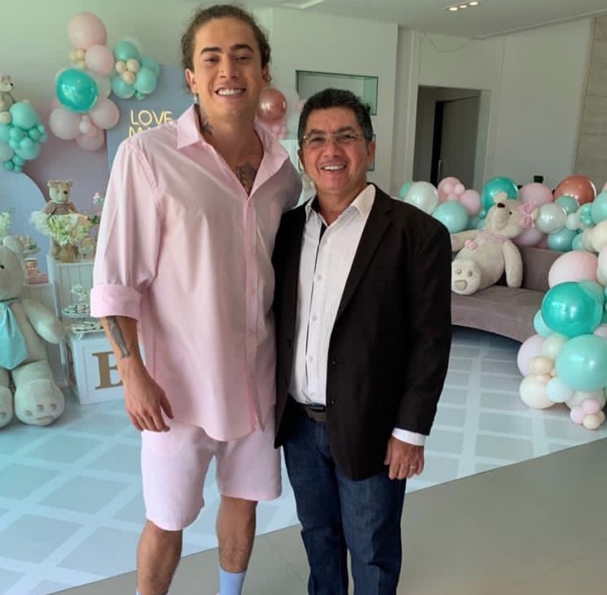 Pai de Whindersson Nunes agradece apoio após morte do neto: ‘Foi tão amado’