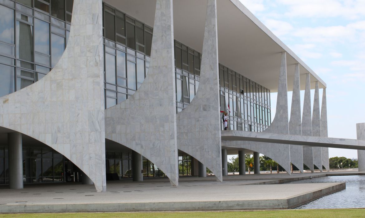 24 governadores pedem agenda com Bolsonaro para discutir crise no país