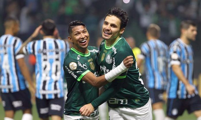 Palmeiras goleia Grêmio com brilho de Veiga e dorme líder do Brasileiro