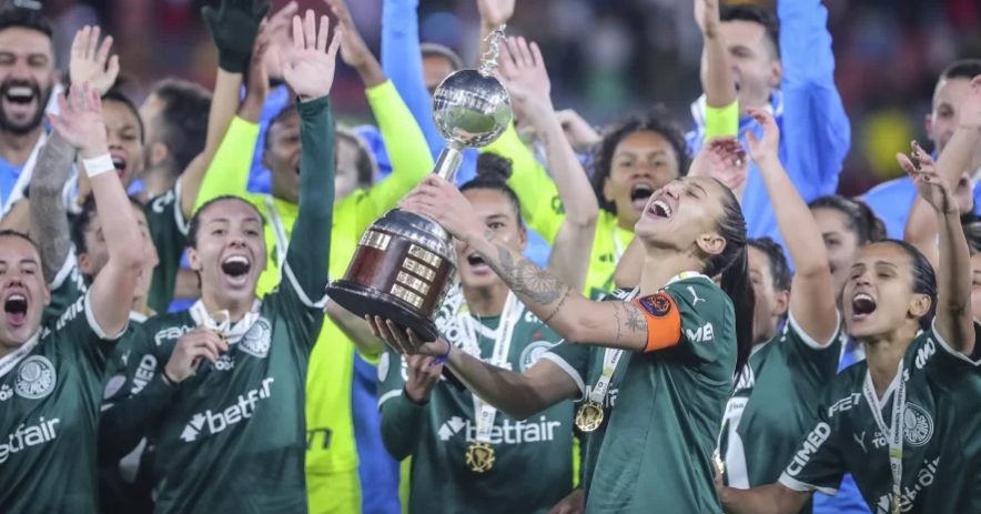 Palmeiras feminino nega desmanche e prioriza renovação de Bia Zaneratto