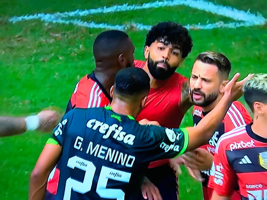 Em jogo emocionante, Palmeiras conquista sua primeira Supercopa