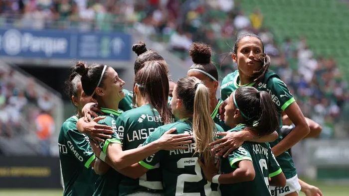 Palmeiras goleia o Real Ariquemes no Brasileirão feminino