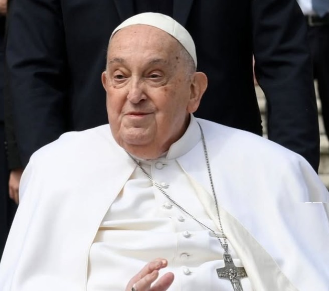Vaticano divulga causa da morte de papa Francisco 