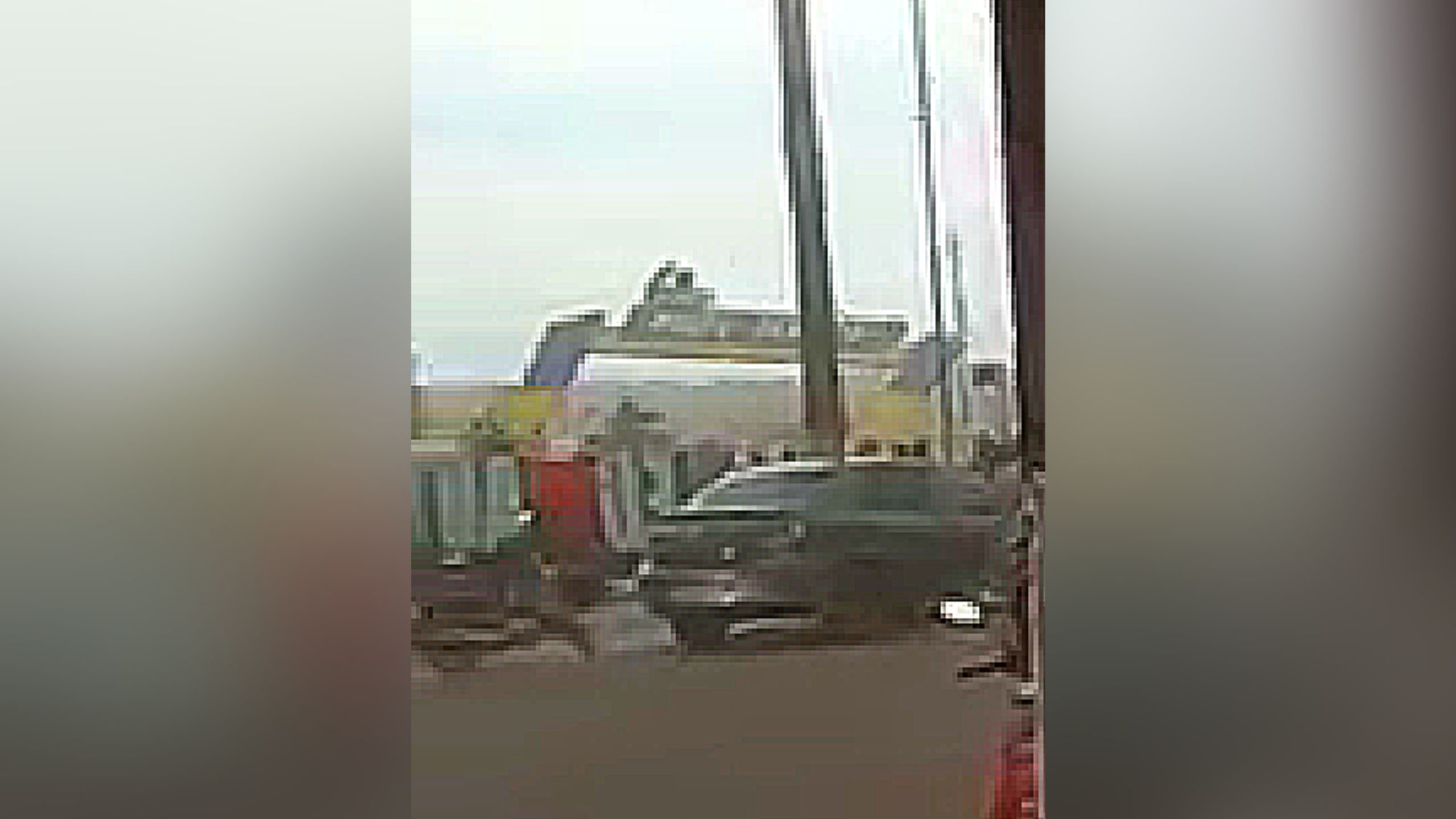 Vídeo flagra estrutura de metal caindo em mototaxista em caminhada pró-Lula no Amazonas