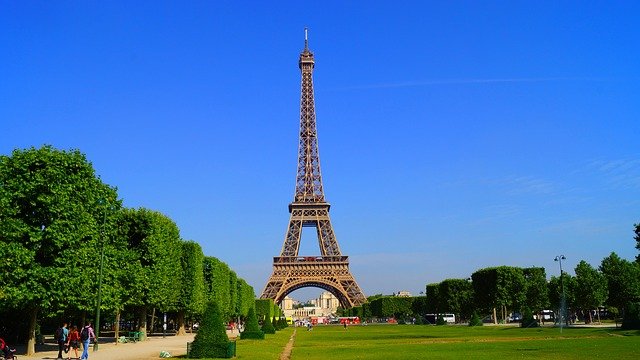 Covid-19: França proíbe entrada de vacinados com Sputnik V