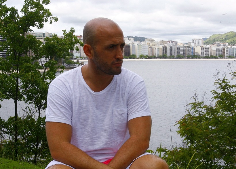 Placa de rua que homenageia Paulo Gustavo é roubada em Niterói 