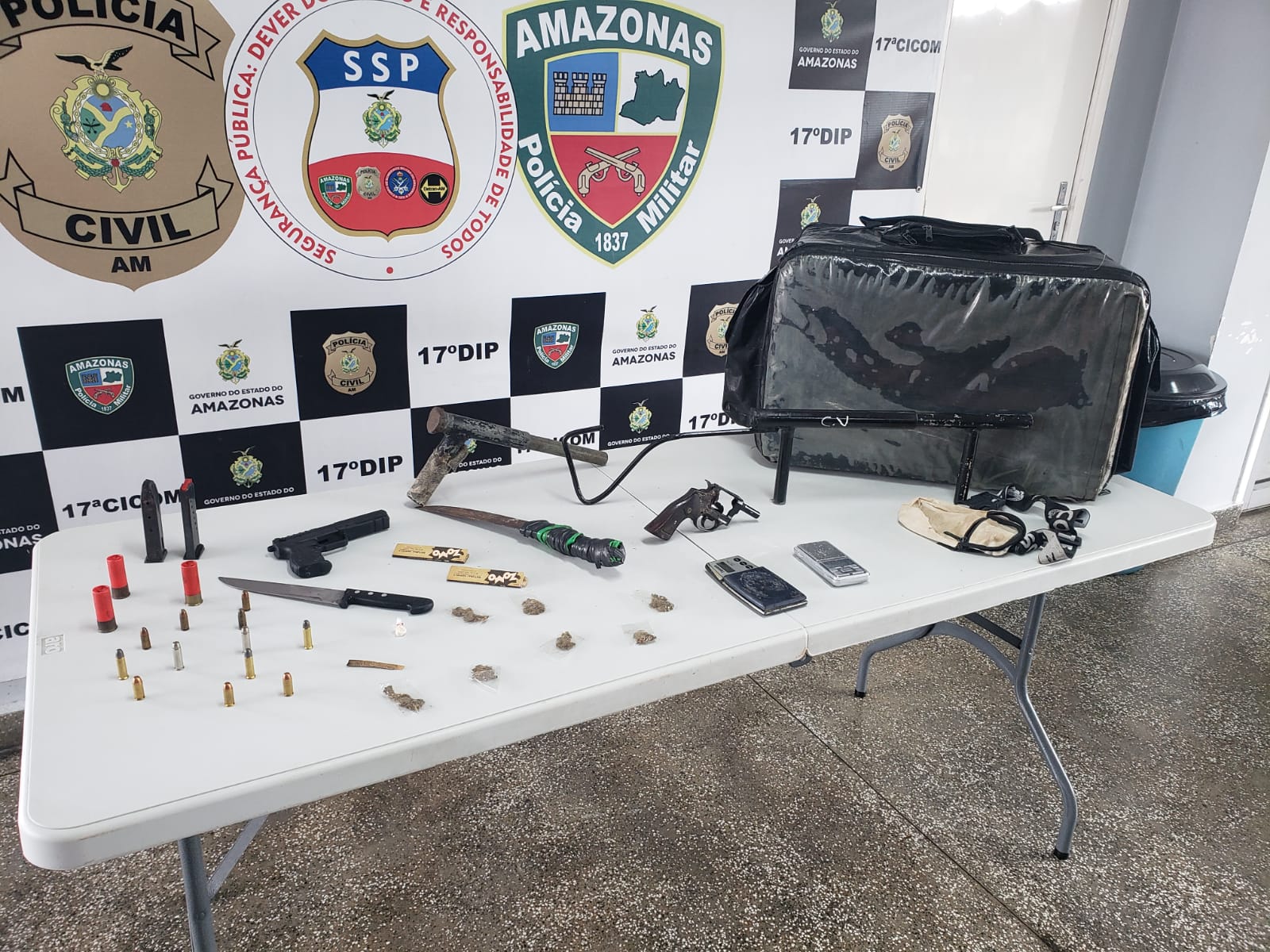 Mulher é presa por fazer 'delivery' de drogas em Manaus