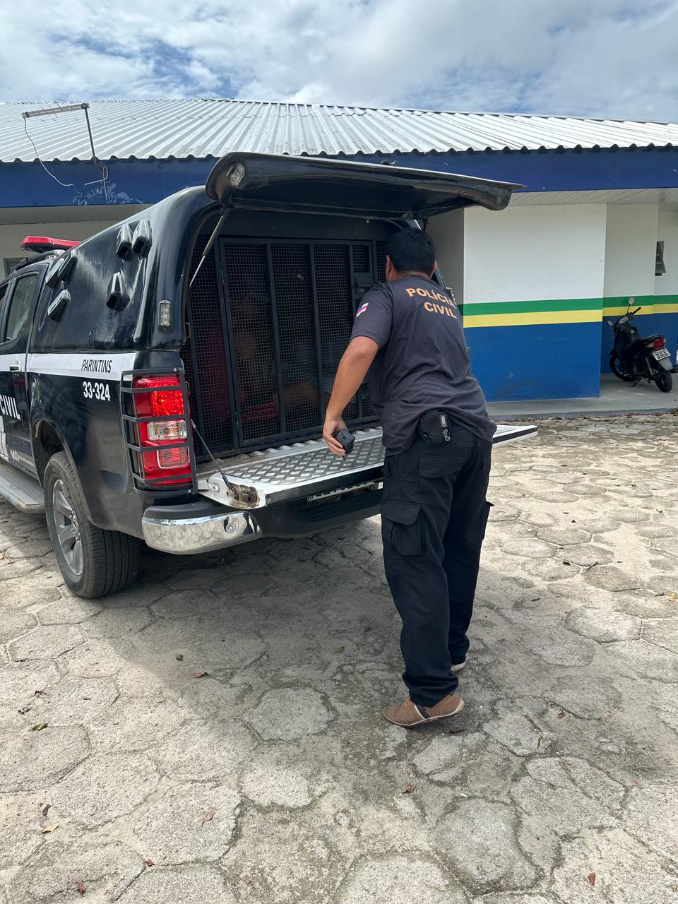 Vizinho é preso por mostrar pênis para criança em Parintins