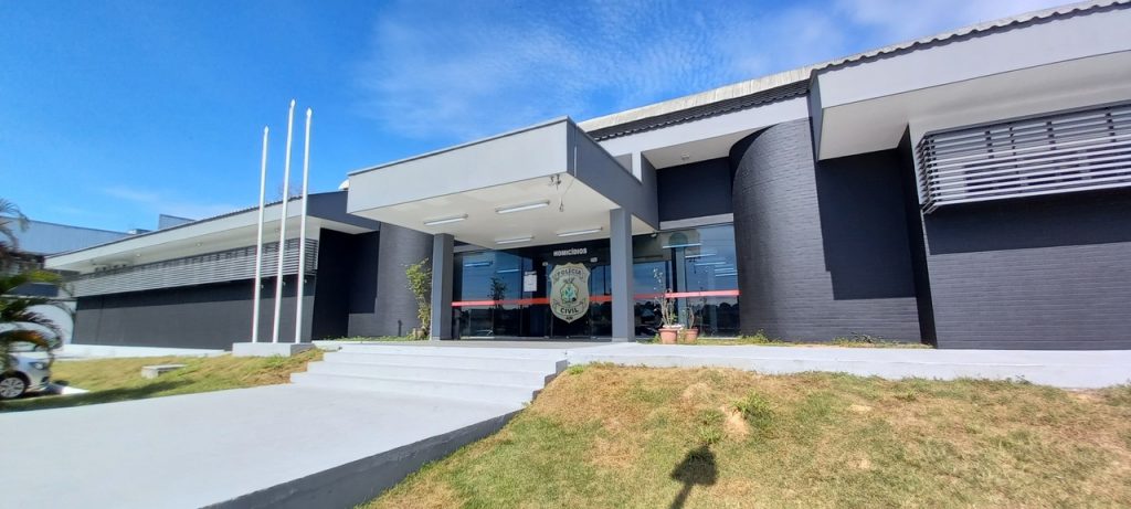 Irmãos são presos por matarem homem a facadas na Compensa