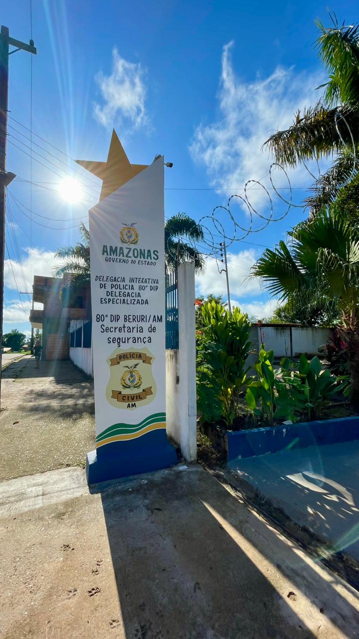 Ex é preso por tentar matar mulher a facadas e golpes de remo em Beruri