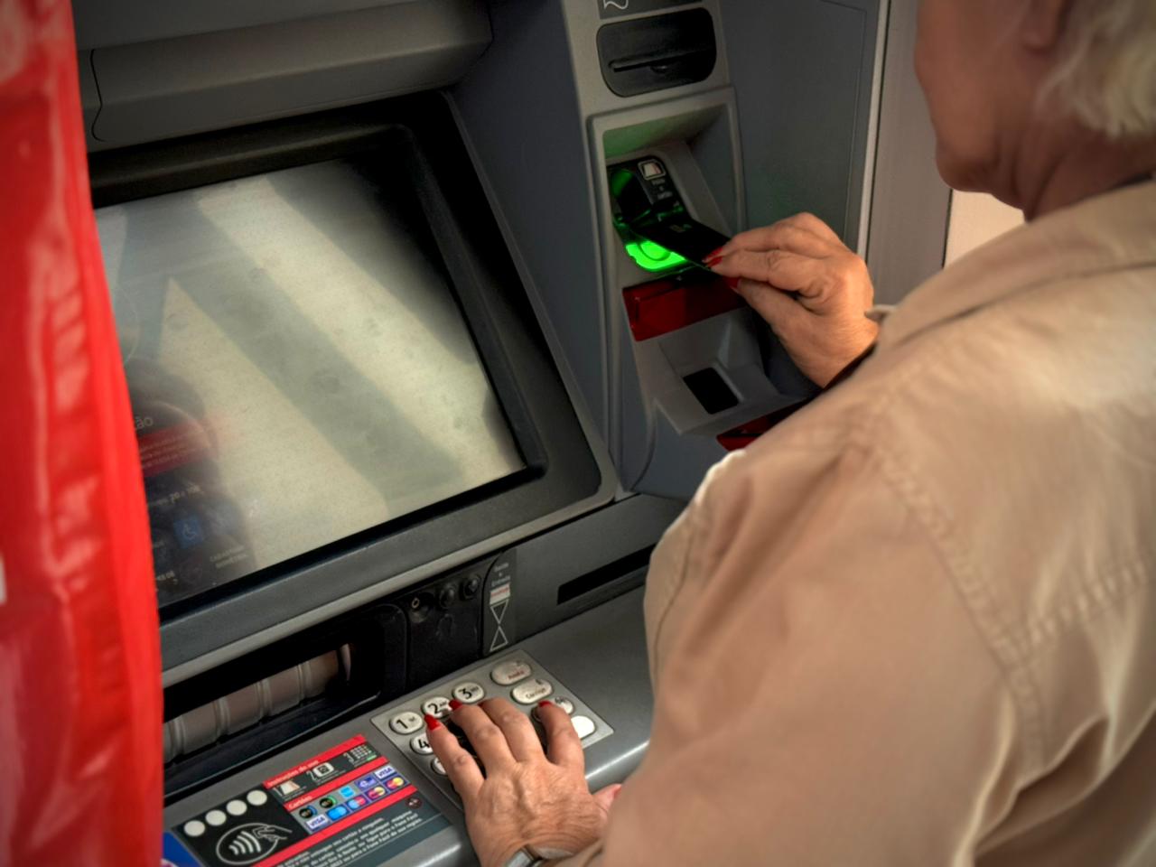 Polícia divulga alerta sobre golpes em agências bancárias no Amazonas