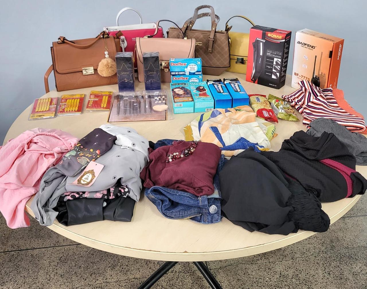 Grupo suspeito de cometer furtos em lojas do Centro de Manaus é preso