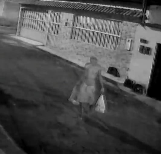 Polícia divulga imagem de homem que furtou hidrômetro no Coroado