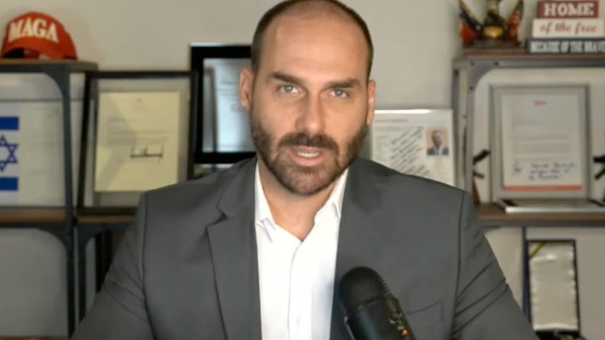 STF notifica Eduardo Bolsonaro por denúncia da PGR
