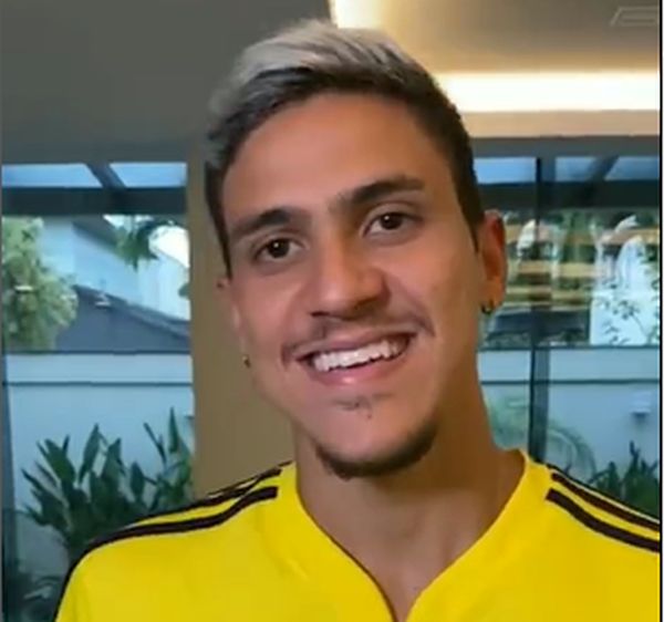 Flamengo anuncia renovação com o atacante Pedro até dezembro de 2027