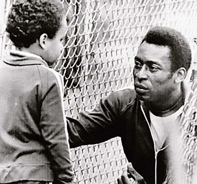 Filho de Pelé, Edinho manda mensagem para o Rei: 'Obrigado por tudo'