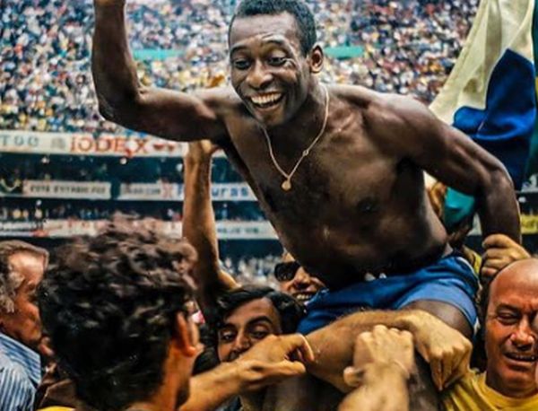 Camisa de Pelé da Copa de 1970 volta a ser exposta no Museu do Futebol