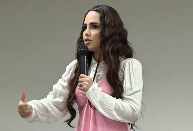 Perlla se arrepende de ter participado de reality: 'Perdi minha família'