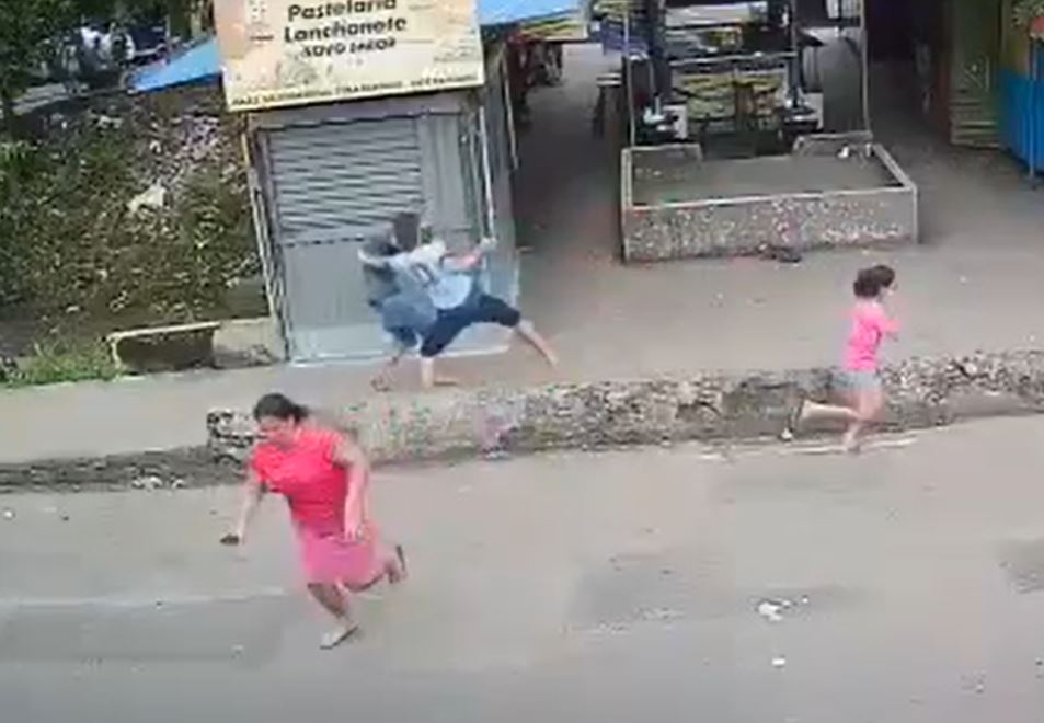 Vídeo: Criminosos atiram em homem e causam pânico no Coroado, em Manaus