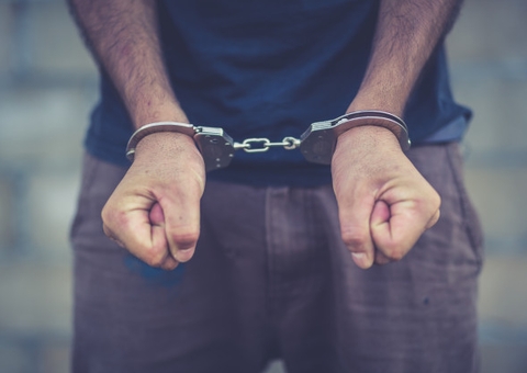 Mulher é internada após levar soco do marido durante aniversário em Manaus