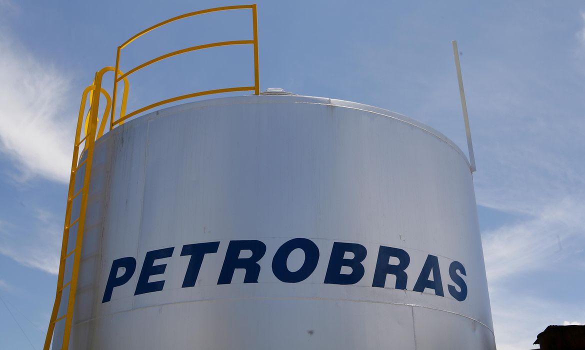 Petrobras assina contrato de venda de refinaria em Manaus