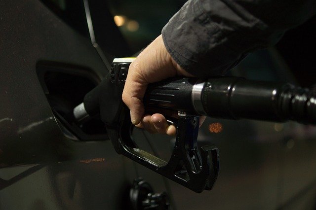 Preço médio da gasolina volta a subir e chega a R$6,36, segundo ANP
