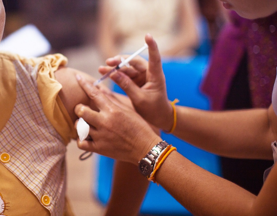 Queiroga diz que pessoas com mais de 18 anos serão vacinadas até dezembro