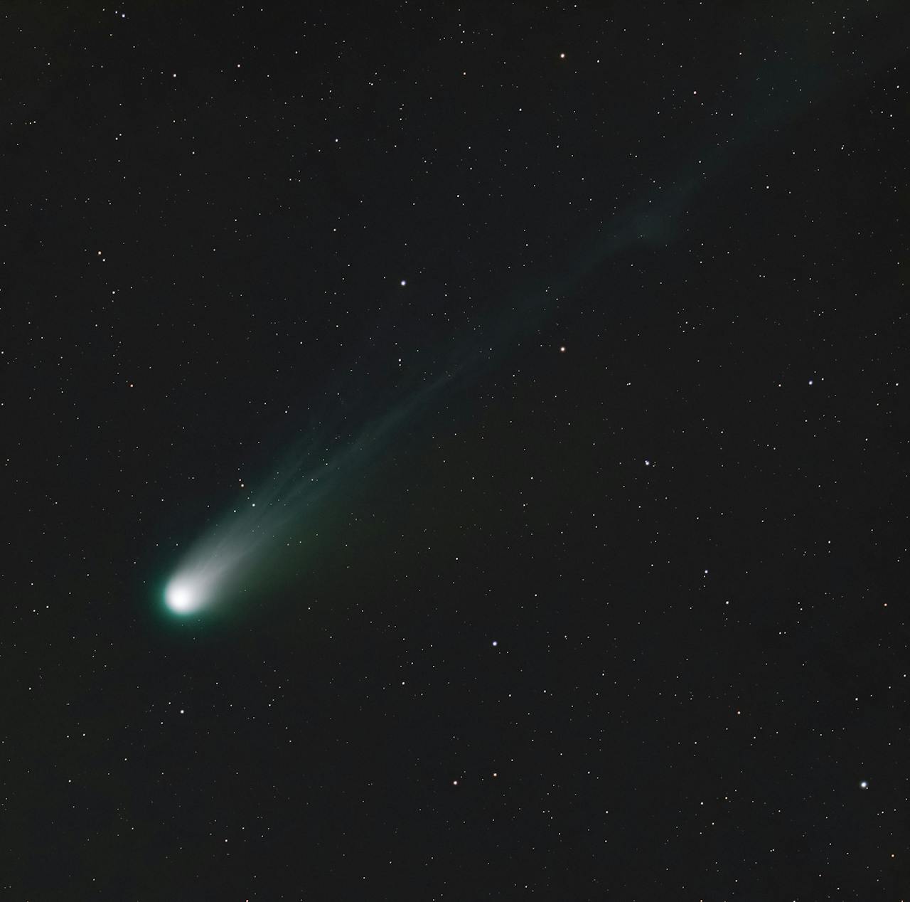 Setembro terá 'cometa do século' e eclipse parcial da lua; saiba mais