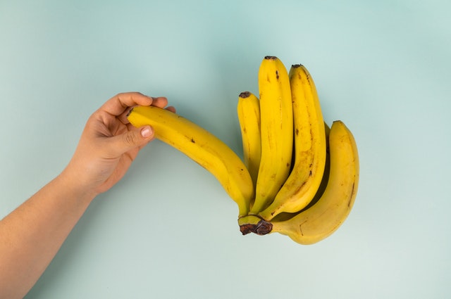 Conheça os benefícios do chá de banana 