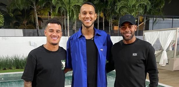 Vasco prepara anúncio de Philippe Coutinho, Souza e Alex Teixeira