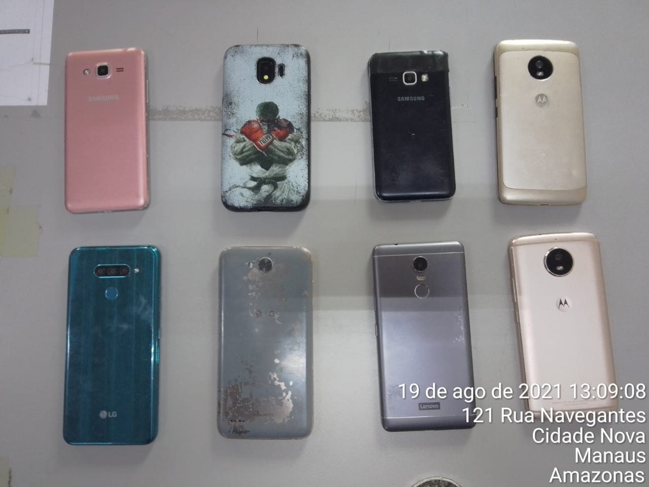 Homem é preso vendendo celulares roubados em feira do Manoa, em Manaus