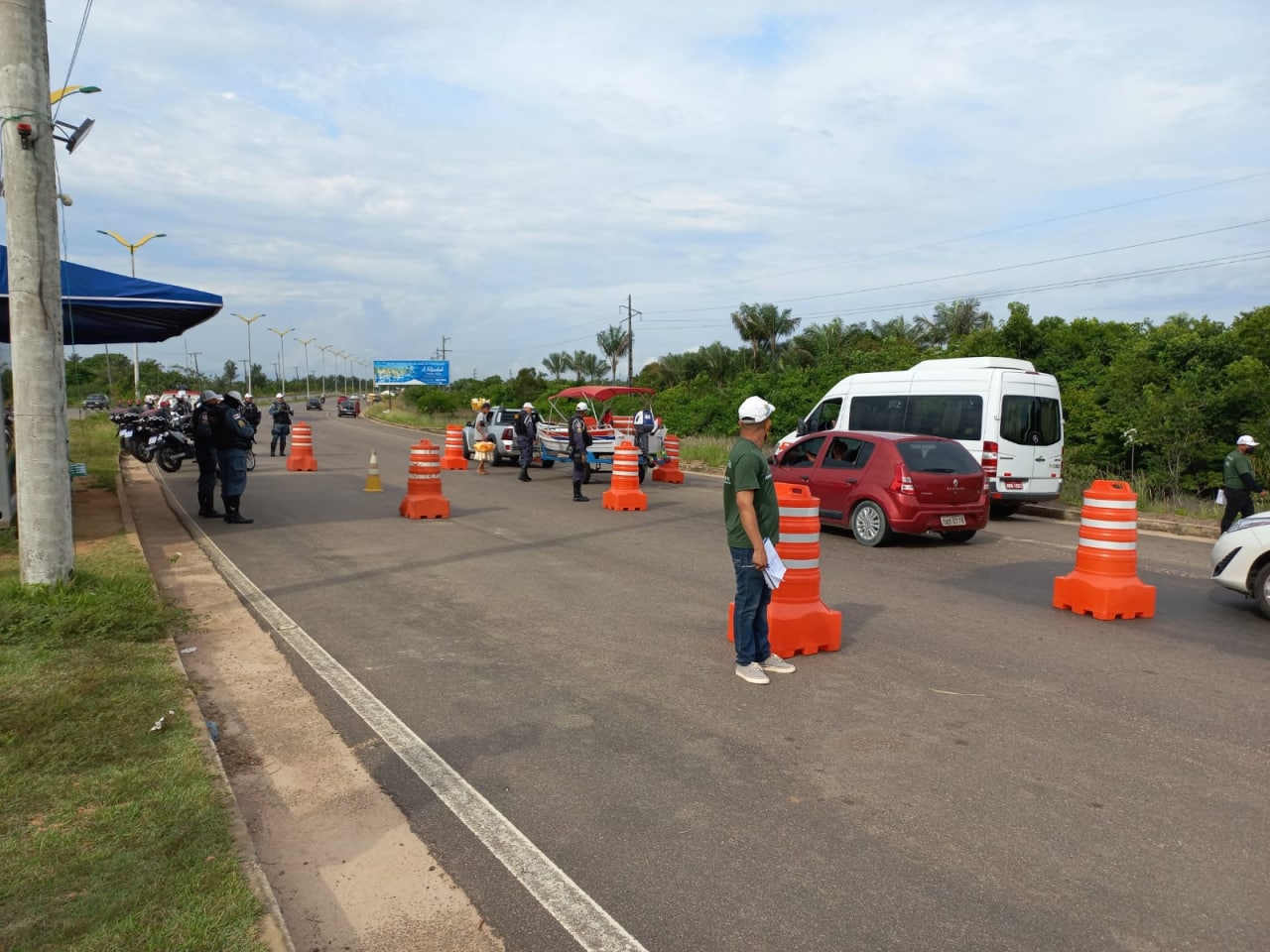 Mais de 11 mil pessoas deixam Manaus para aproveitar feriadão no interior