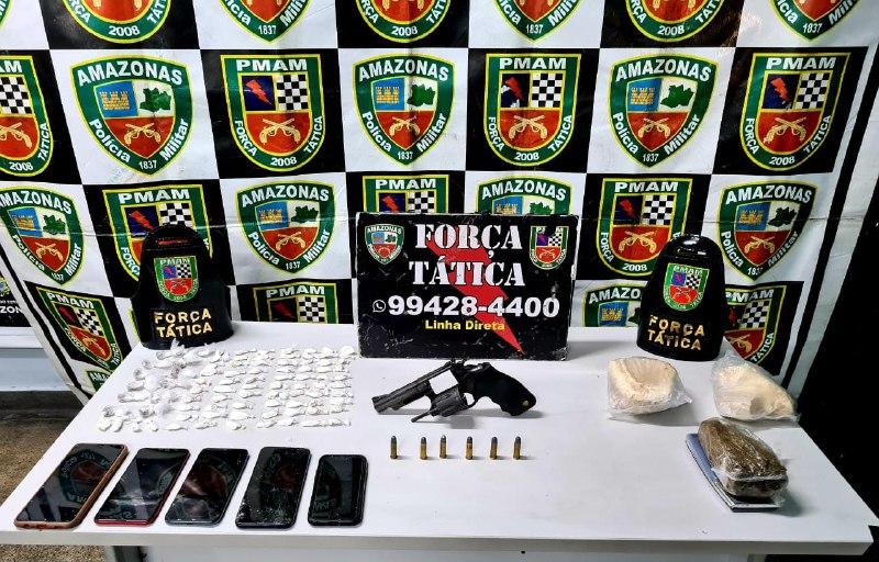 Trio é preso enquanto passeava em carro com armas e drogas em Manaus
