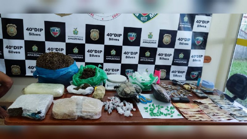 Homem é preso ao ser flagrado comprando drogas para revender no Amazonas