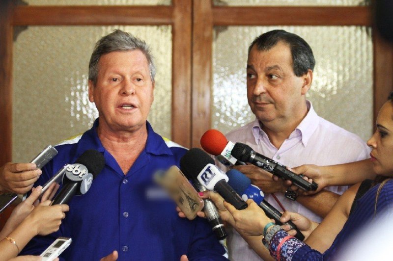 Juiz nega pedido de Arthur Virgílio para arquivar queixa-crime por ofender Aziz