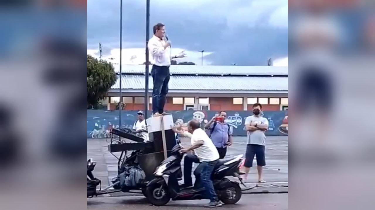 Bolsonarista tenta derrubar José Ricardo durante discurso no Amazonas; Vídeo
