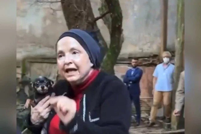 'Mulher da casa abandonada' era procurada pela Justiça há 5 anos por dívida de R$ 745