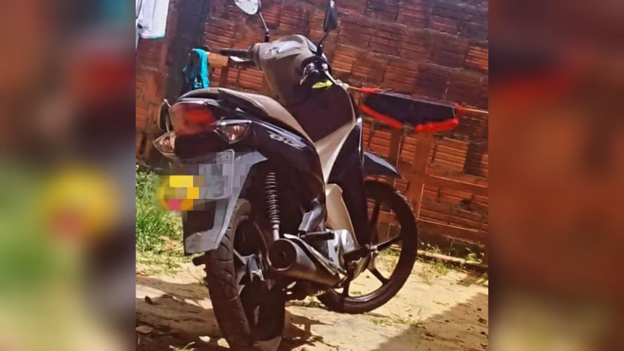 Moto é roubada em frente de escola na zona norte de Manaus
