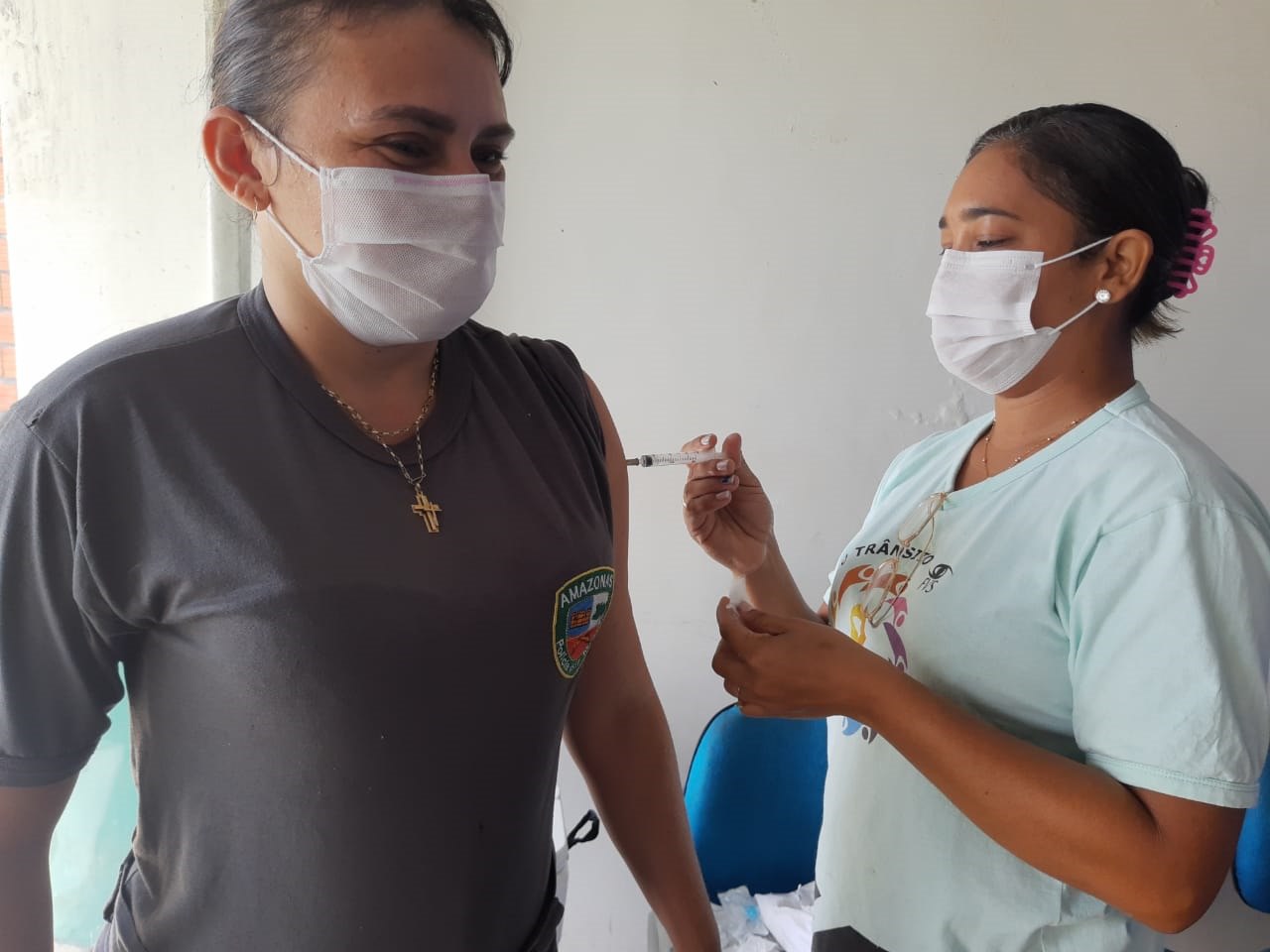 Policiais Militares recebem 2ª dose da vacina contra Covid-19 em Parintins