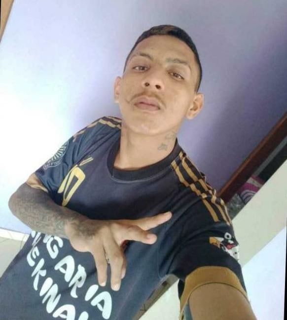 Terceiro suspeito de matar homem enquanto ele dormia é procurado em Manaus