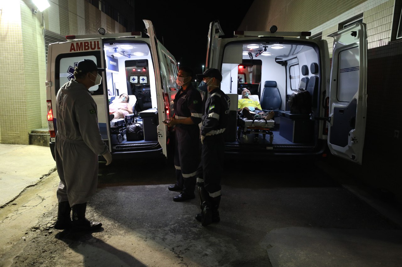 Pacientes com Covid de Coari e Tefé são transferidos para Manaus 