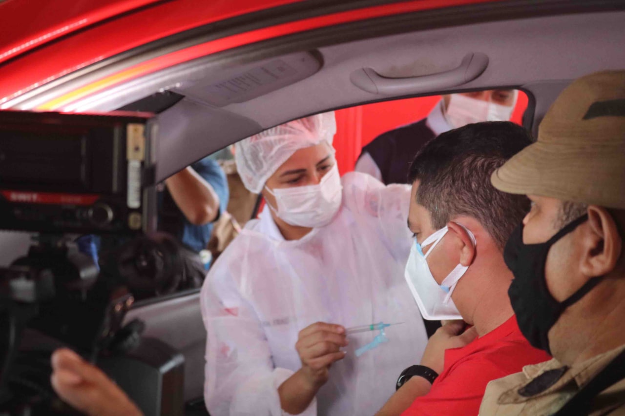 Covid: Policiais e bombeiros precisam se cadastrar para vacinação em Manaus