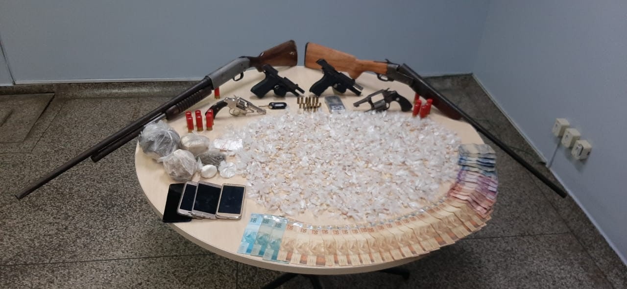 Quatro suspeitos de tráfico são presos durante operação policial em Manaus 