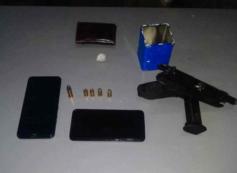 Após denúncias, foragido da Justiça é preso com arma e drogas em Manaus