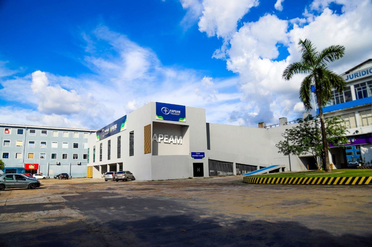 Fapeam anuncia programa com 1 mil bolsas para estudantes do Amazonas