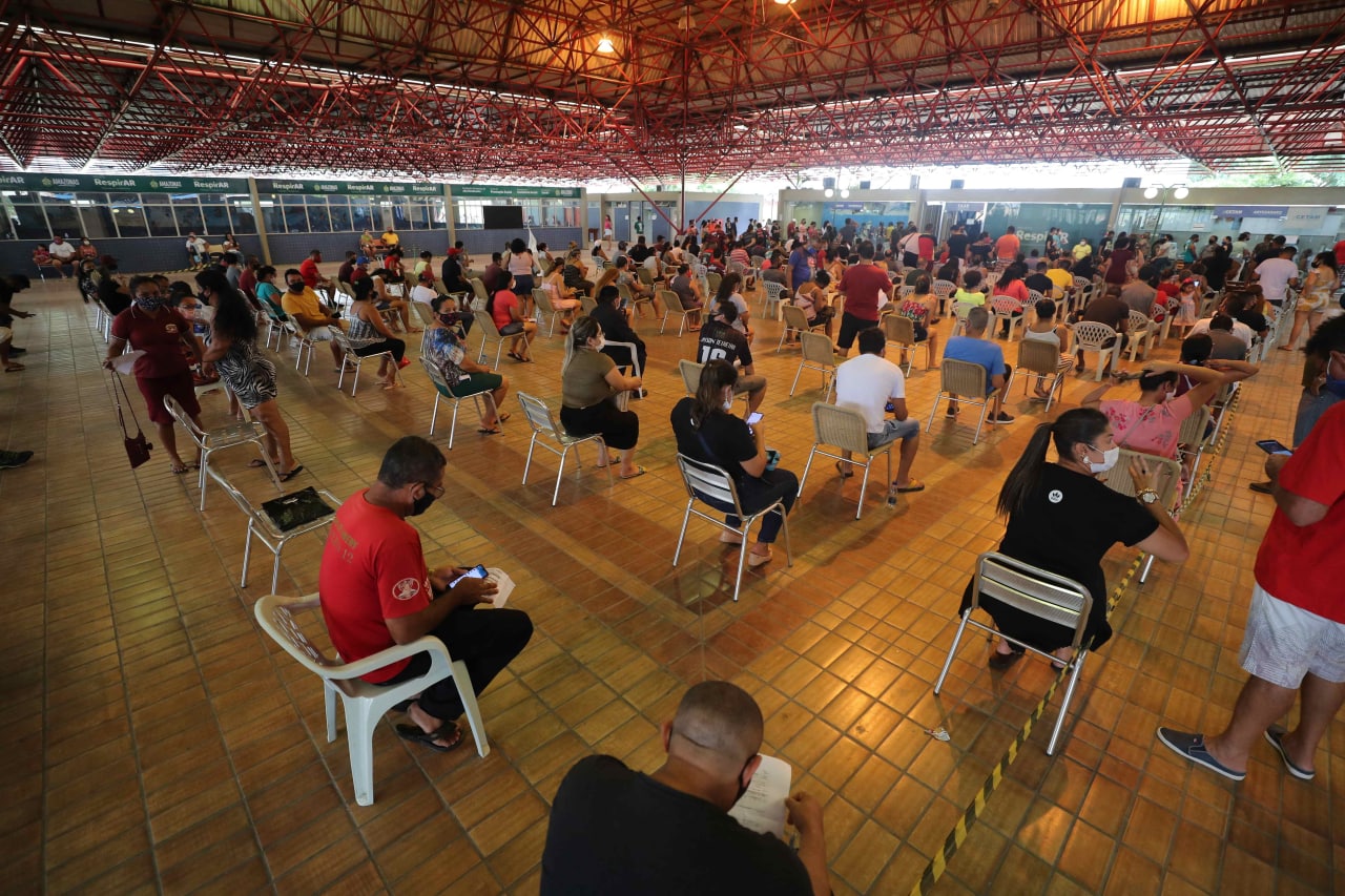 Mais de 7 mil pessoas foram vacinadas em centro de convivência em Manaus