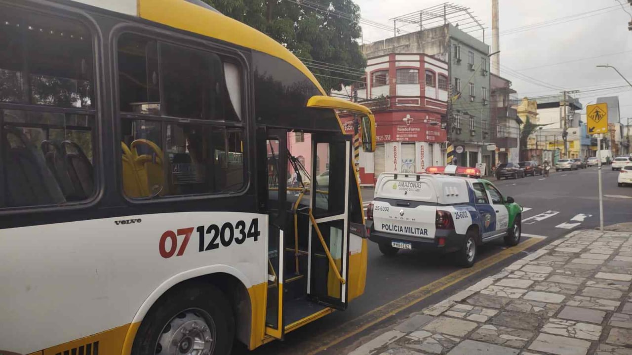 Ônibus articulado é furtado do T4, em Manaus