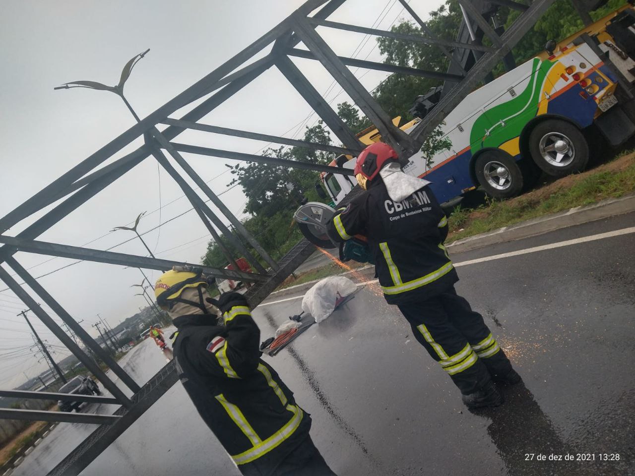 Estrutura é retirada e avenida Grande Circular é liberada em Manaus