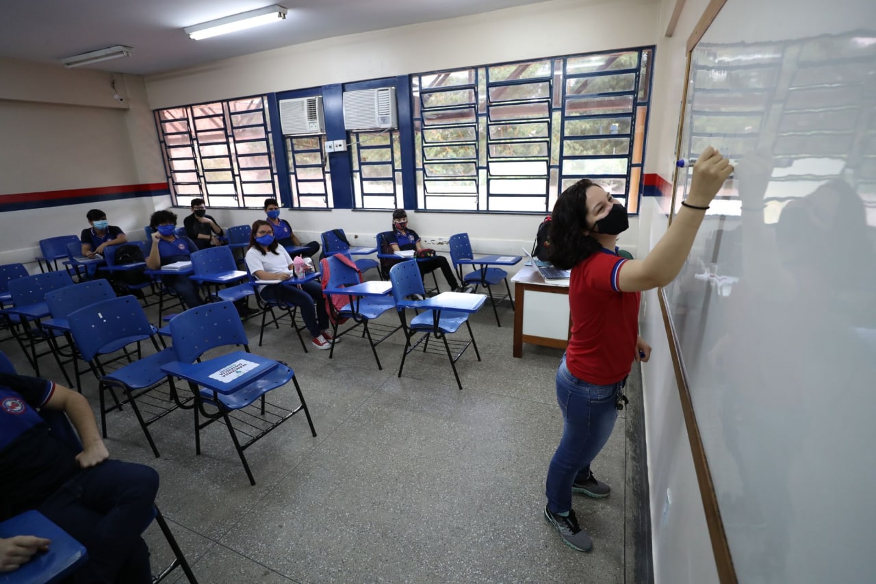  Abertas inscrições para cursos gratuitos para professores em Manaus