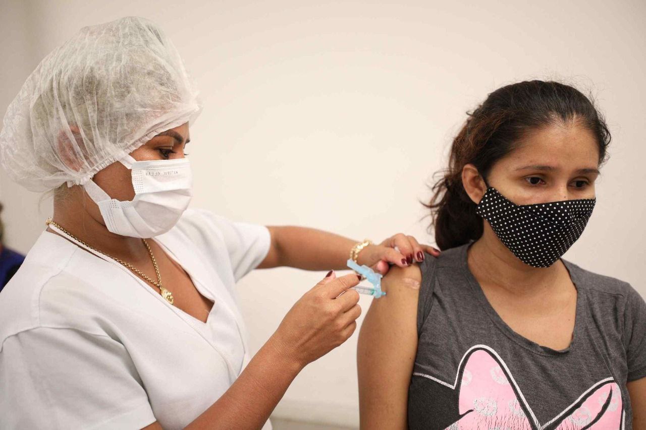 Amazonas aplicou 6.780.645 doses da vacina contra Covid-19 até este sábado